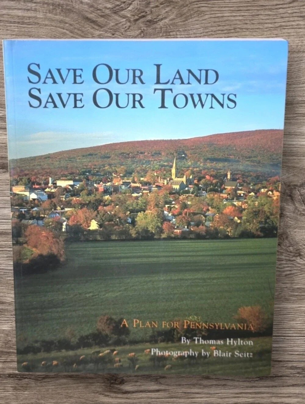 📍🗺 Save Our Land Save Our Towns - Green Cover Photography Book